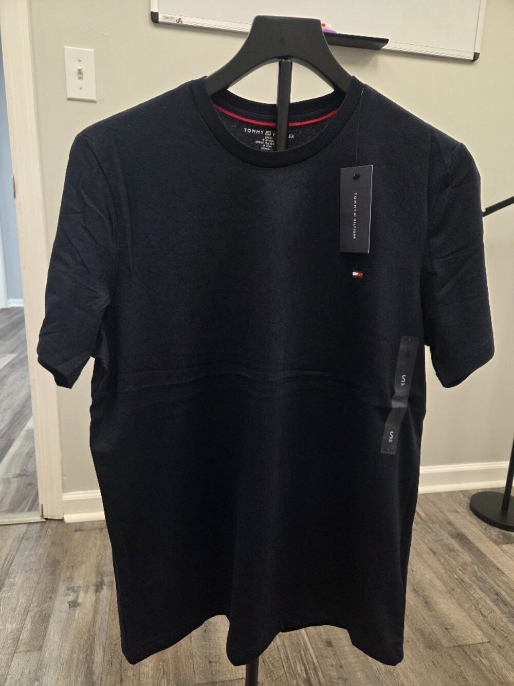 Tommy Hilfiger Men's Essential Short Sleeve Cotton Crewneck T-Shirt NWT